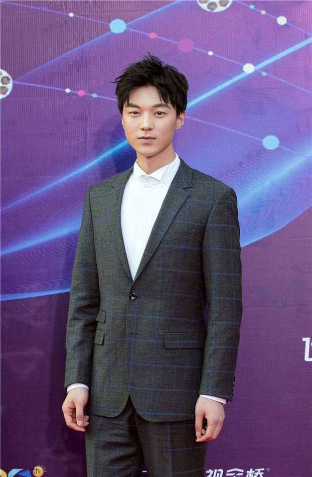 魏天浩出席大学生电影节闭幕式