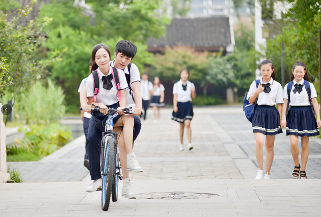 《十七岁的雨季》曝人物版预告 端午将至青春为粽