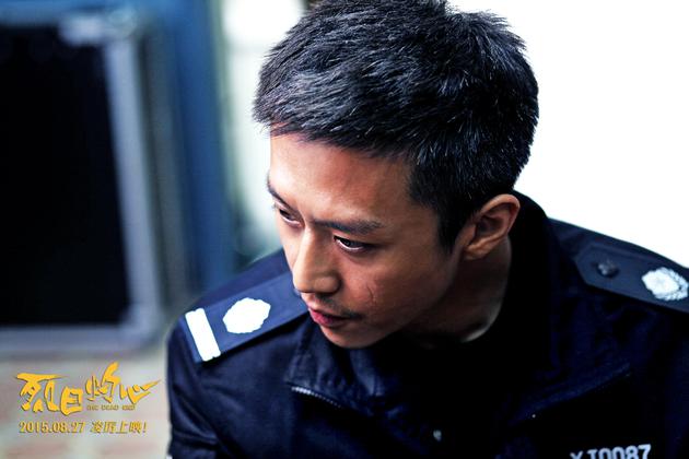 邓超《烈日灼心》辛小丰白发造型