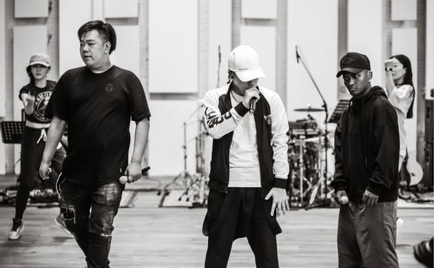 南征北战NZBZ演唱会前夕排练