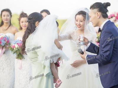 张玮杨烨婚纱_织金县委书记张玮
