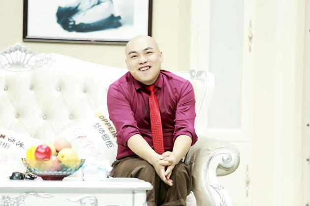 程野秒变少女坐姿娇羞