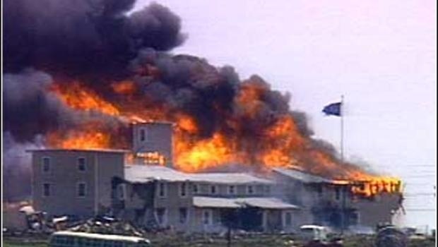 《鲨滩》导演将导《韦科惨案》:邪教与FBI的故事