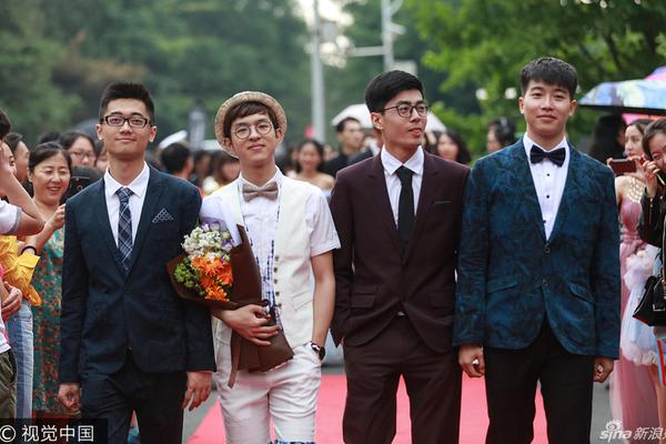 中国男子冰壶-乐鱼app(leyu)官方网站-乐鱼官网