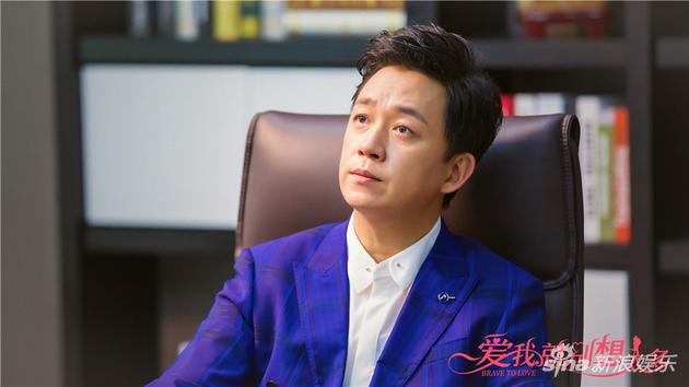 《爱我就别想太多》潘粤明陈建斌片场默契互怼