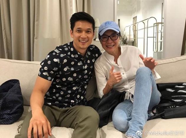 杨紫琼和好友合影