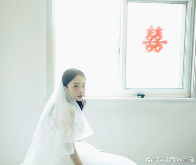 李小璐剧中婚纱照