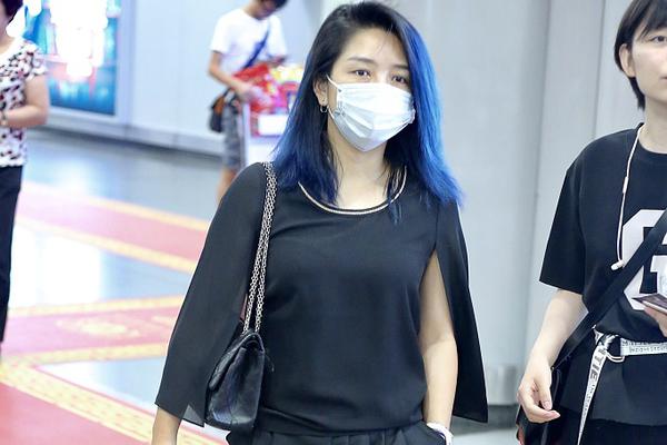 五人制足球赛场地-爱游戏App官方下载入口-爱游戏