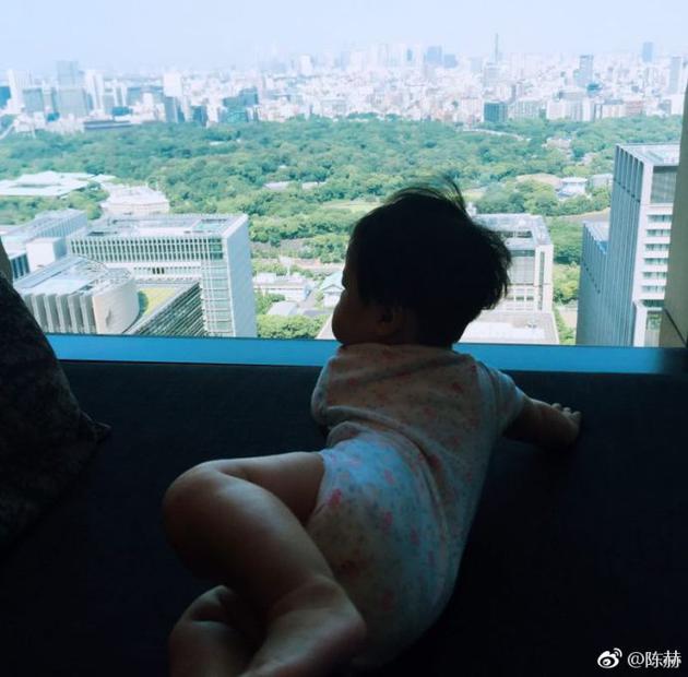 炫女狂魔上线！陈赫晒女儿近照还实力模仿了一把（图） - 2
