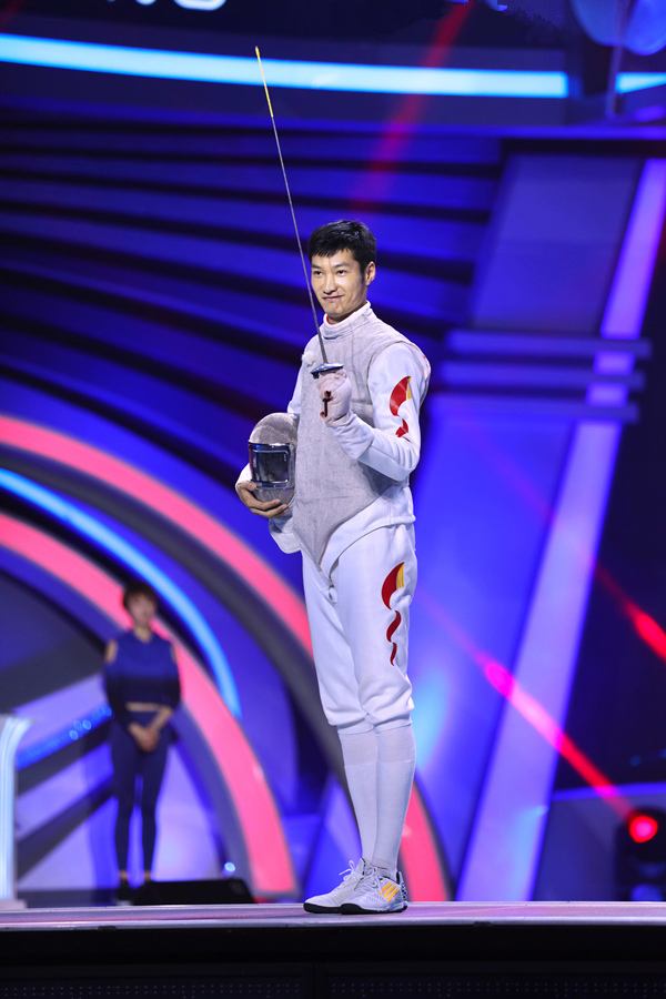 雷声向对手表达礼貌