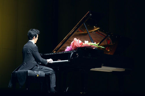 李云迪每天坚持练琴8小时 追求梦想不止步|李云