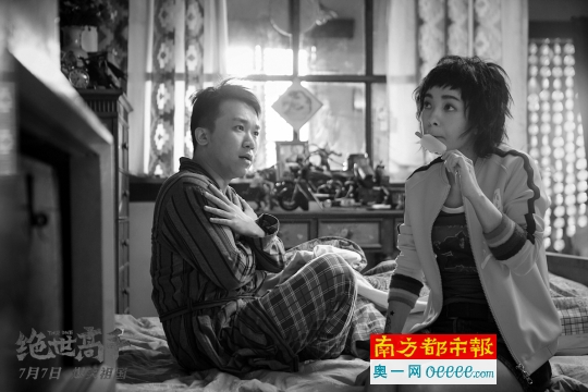 卢正雨(左)本人担任男主角,其演技和调教其他演员的功力有待提高。