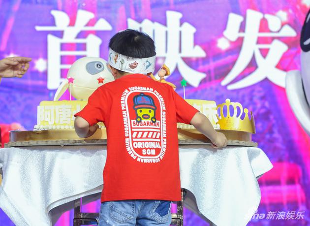 安吉吹蜡烛