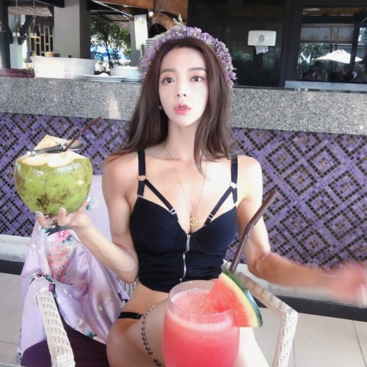 李妍花普吉岛度假