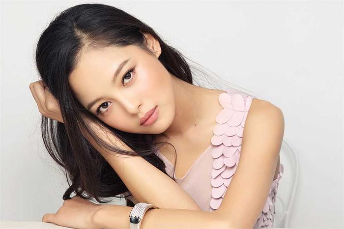 辛芷蕾,演员,曾任《笔仙2》《不可思异》《长江图》《女汉子进化论之幸福巧克力》等影视剧女一号。