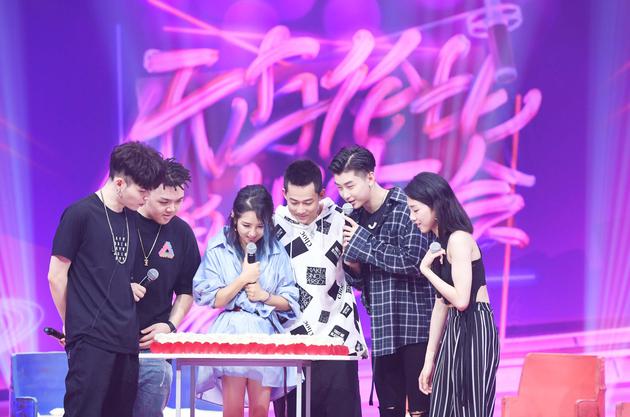 《无与伦比的发布会》完美收官 嘻哈选手现场