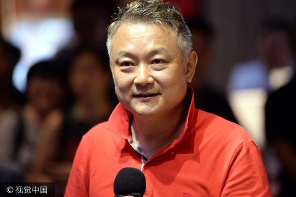 阿迪达斯清风系列