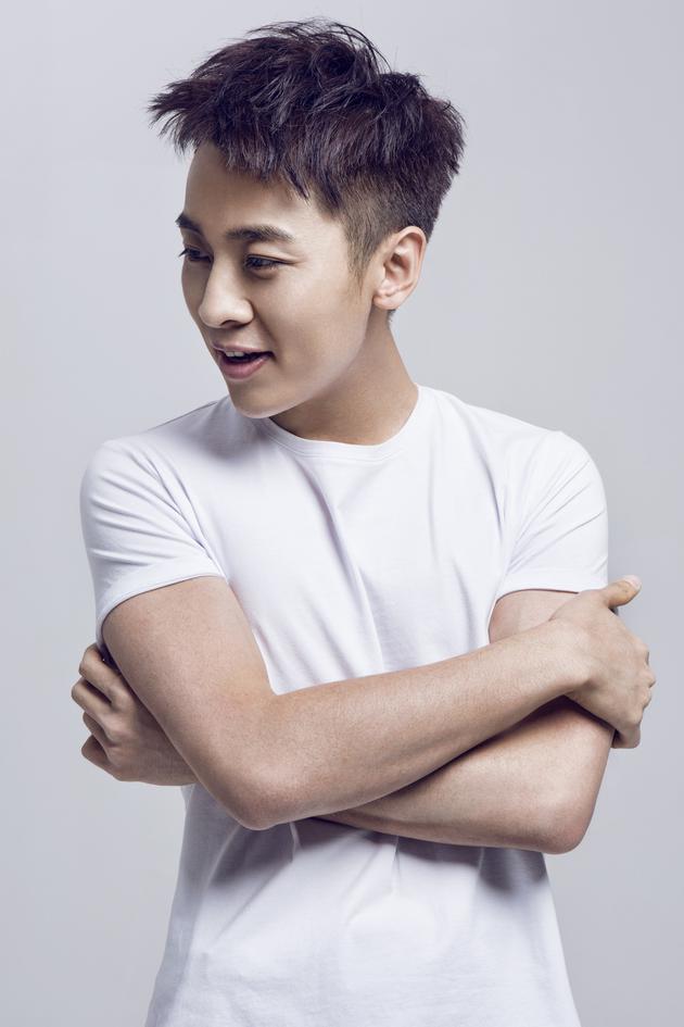 魏健隆新剧诠释痴情少年 演绎逗趣专情隐形学