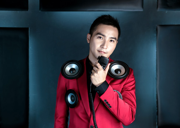 谷阿莫首次出庭!被问影片来源合法性掉头走人