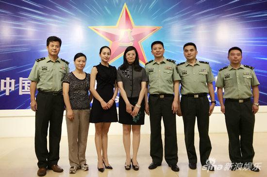 程琤携《女兵突击》参观八一电影厂