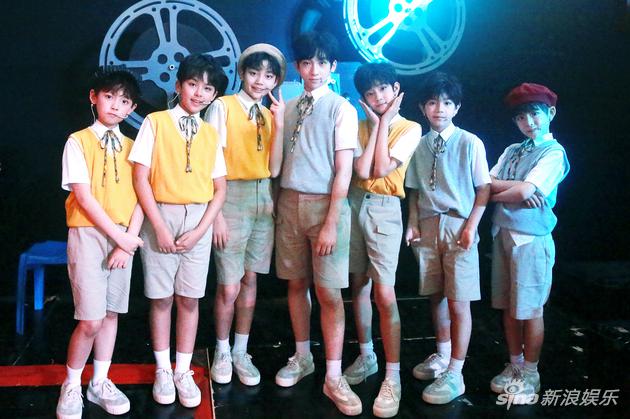 YHBOYS组合为内蒙古建区70周年献礼