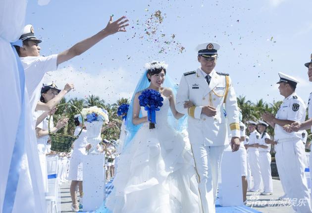 冰激凌夫妇甜蜜撒糖