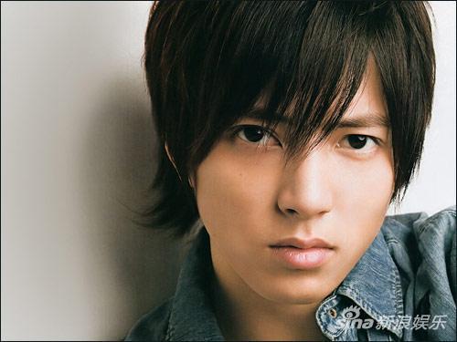 山下智久资料图