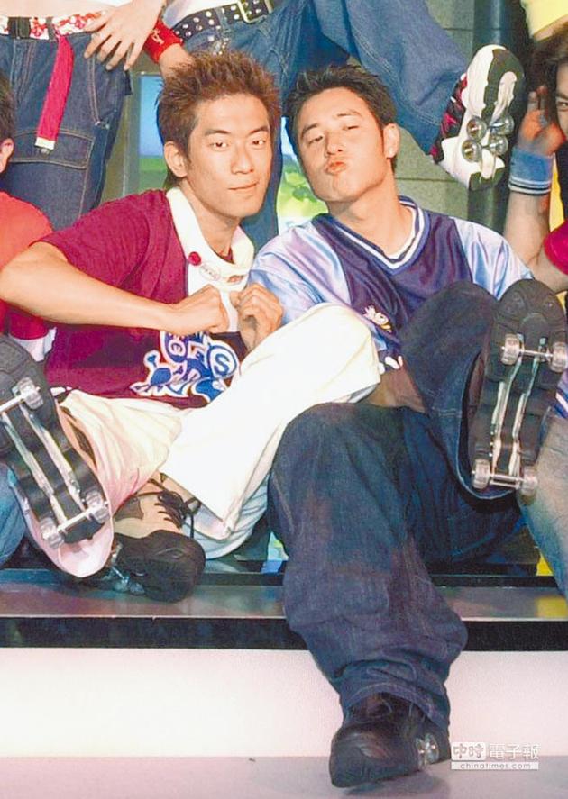 张善为（左）和潘玮柏是第二代《麻辣》演员。