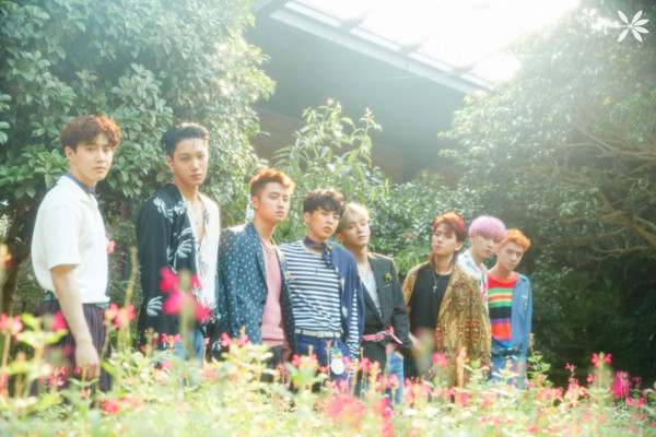 张艺兴重返EXO常用练习室 似筹备第二张个人