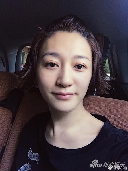 李小冉微博晒短发秒变图片中短烫发扎发图片2015款自拍图片