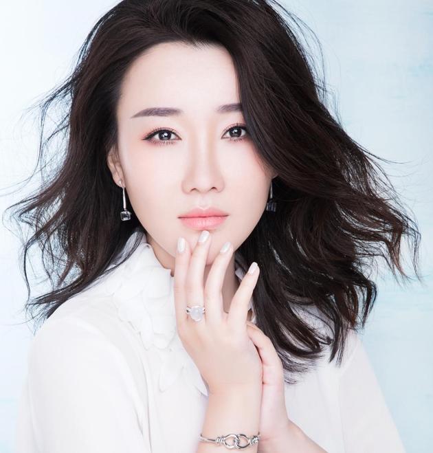小春执笔《很想他》助力 张硕新浪娱乐讯近日,青年歌手张硕的首张个人