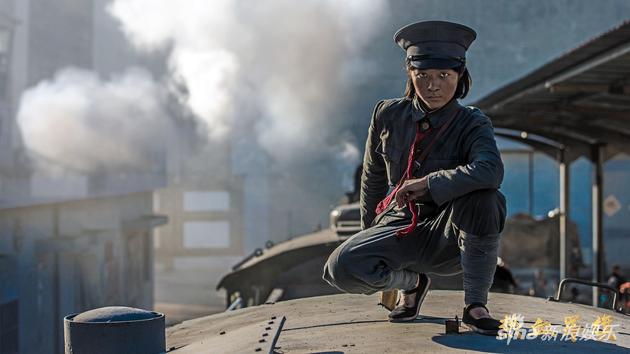 《热血军旗》年轻演员配资深前辈 网友:荤素搭