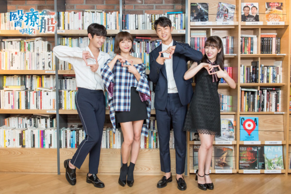 河智苑魅力三连拍超害羞