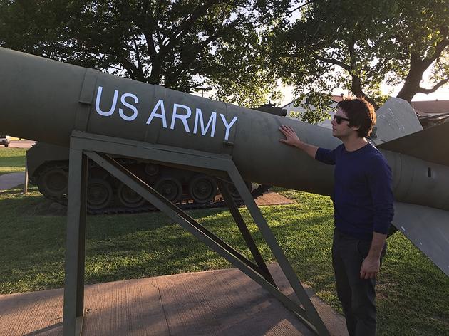 《美国刺客》曝特辑 老兵基顿野外特训奥布莱