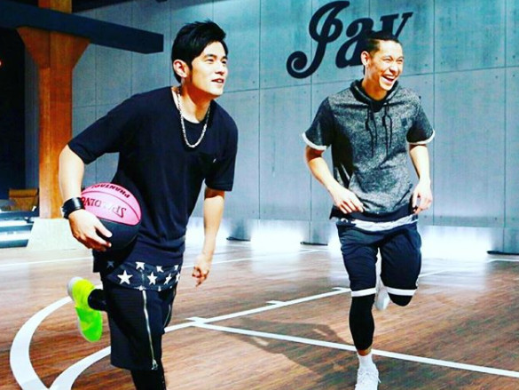 周杰伦、林书豪过去曾一起拍过MV。