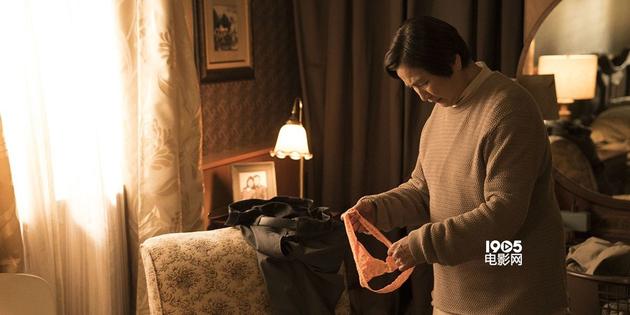 郑佩佩发现丈夫出轨证据