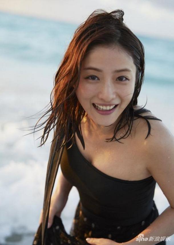 《石原里美写真集‘encourage’》资料图