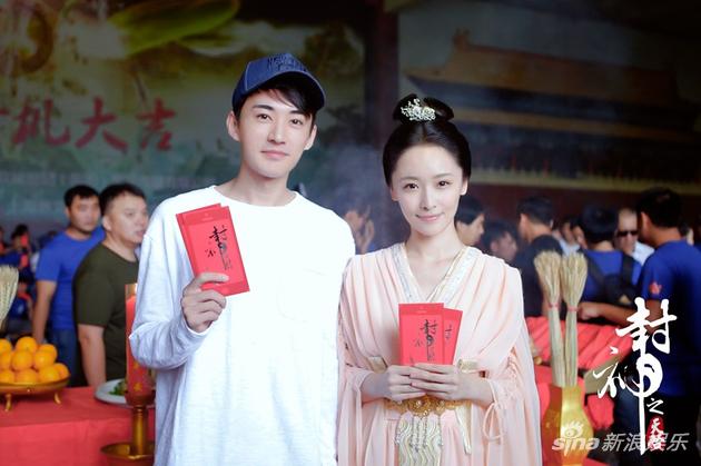 右一李曼
