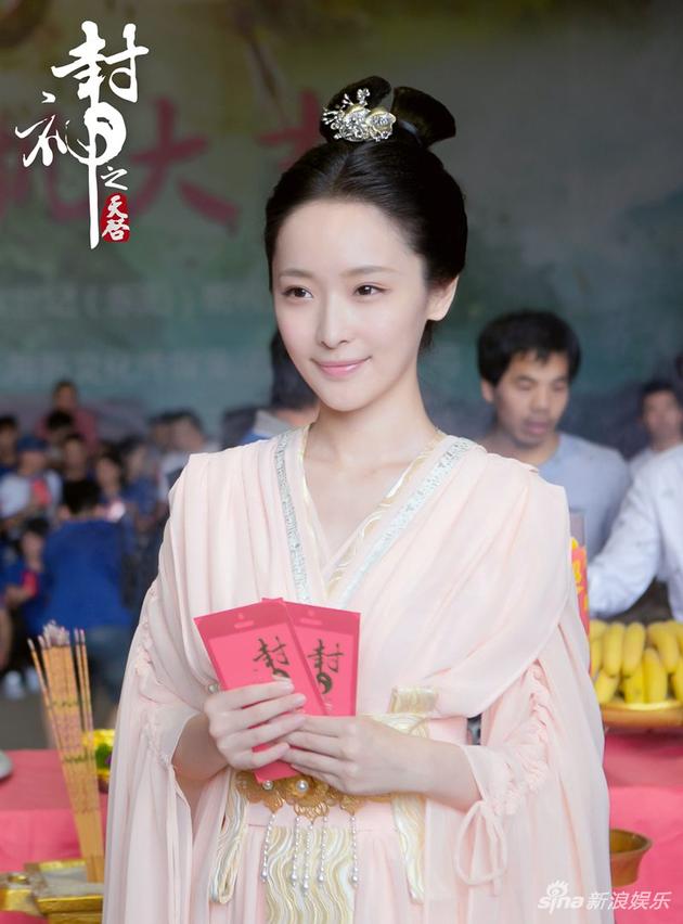 李曼饰灵尧  