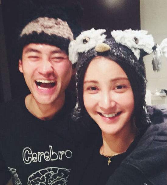 张歆艺袁弘秀恩爱