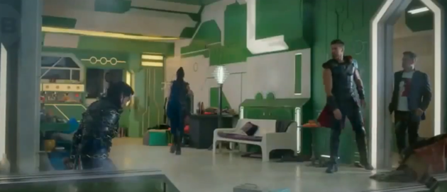 见面就被哥哥砸了= =