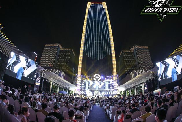 Green Panda震撼亮相纽约时代广场 打造中国街头文化第一品牌