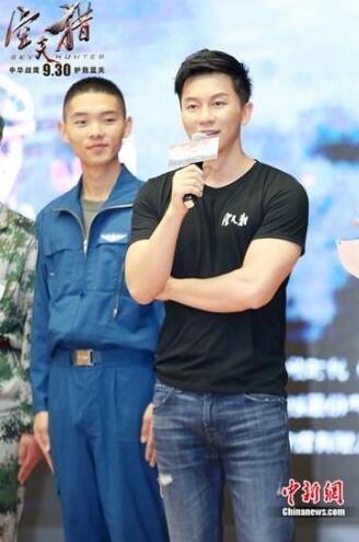 李晨表示影片中不仅有高科技、现代化的作战