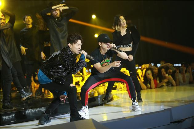 舒淇江疏影等助阵 众星为《明日之子》打call|舒