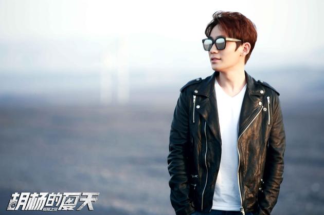 《胡杨的夏天》定档10月20日 朱一龙开启寻爱之旅|胡杨的夏天|朱一龙|朱时茂_新浪娱乐_新浪网