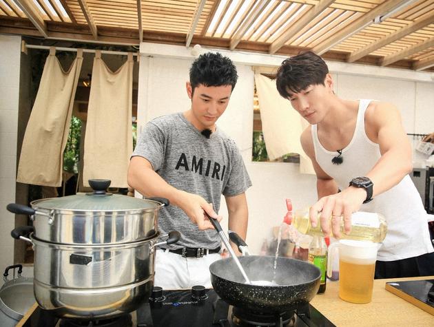 【0920网媒】为准备免费晚宴，《中餐厅》合伙人脑洞全开02