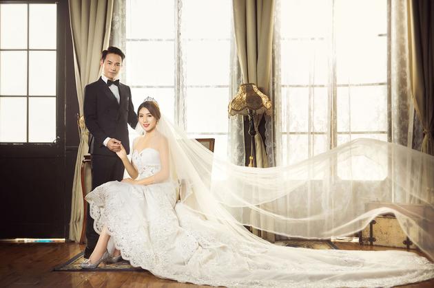 歌手欢子婚纱照曝光 模特娇妻美艳动人|欢子|婚纱照|娇妻_新浪娱乐_新浪网