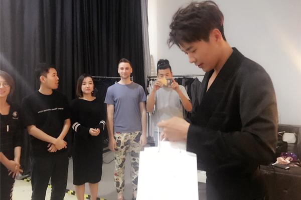 六小灵童-乐鱼app(leyu)官方网站-乐鱼官网