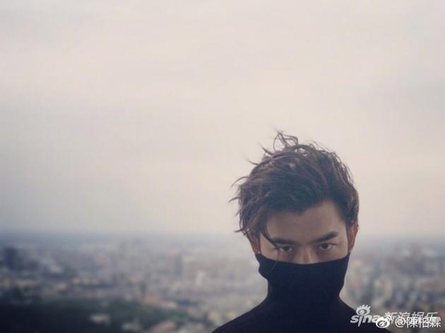 陈柏霖拍照范本又添新作 微博点赞暴露球迷属