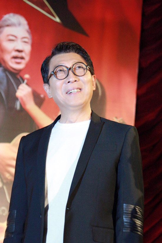 韩童生唤醒摇滚之魂韩童生亮相上海首映礼韩童生饰演杨双树新浪娱乐讯